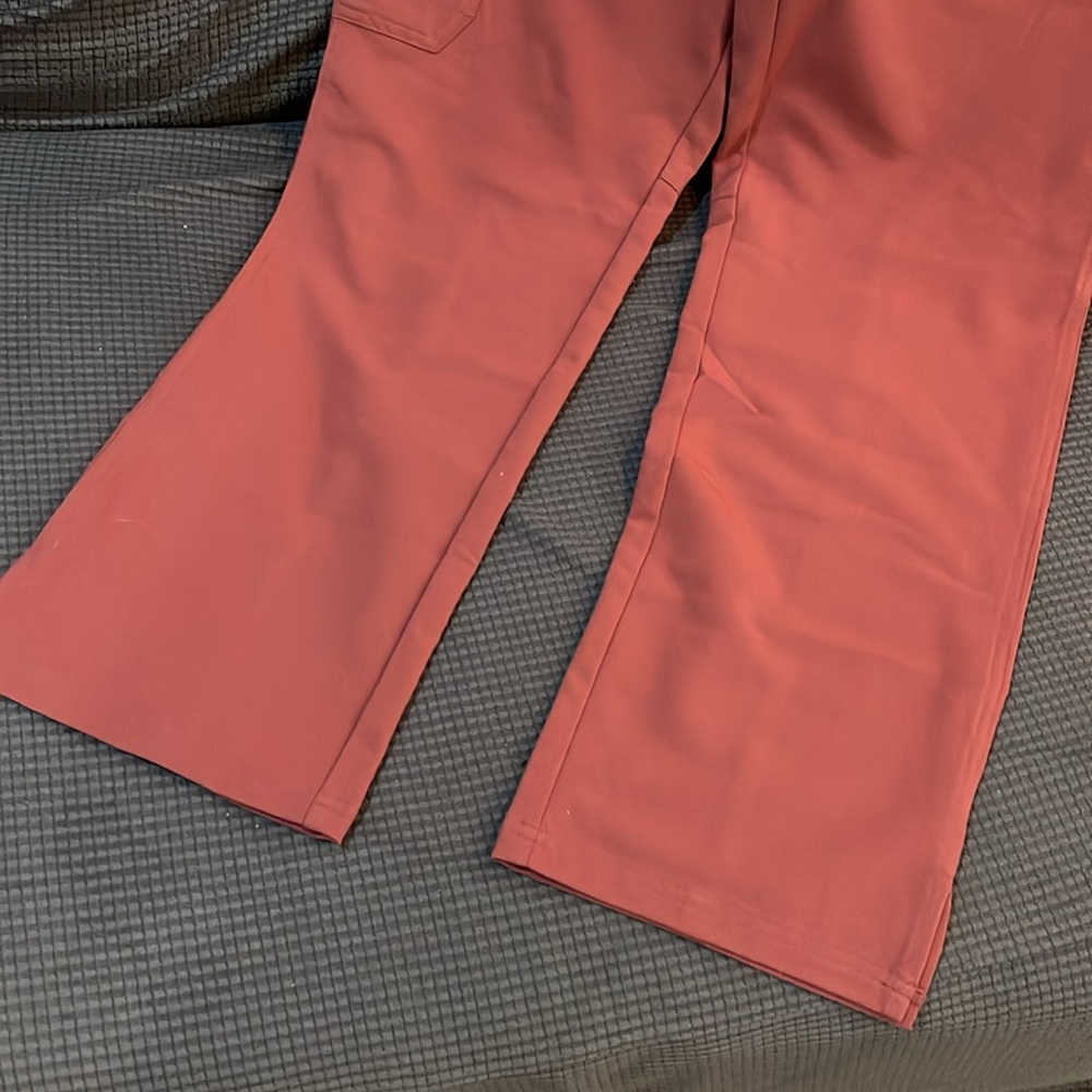 W KADE CARGO PETITE
SCRUB PANTS
T21004P MEDIUM
RD001 - Picture 5 of 5